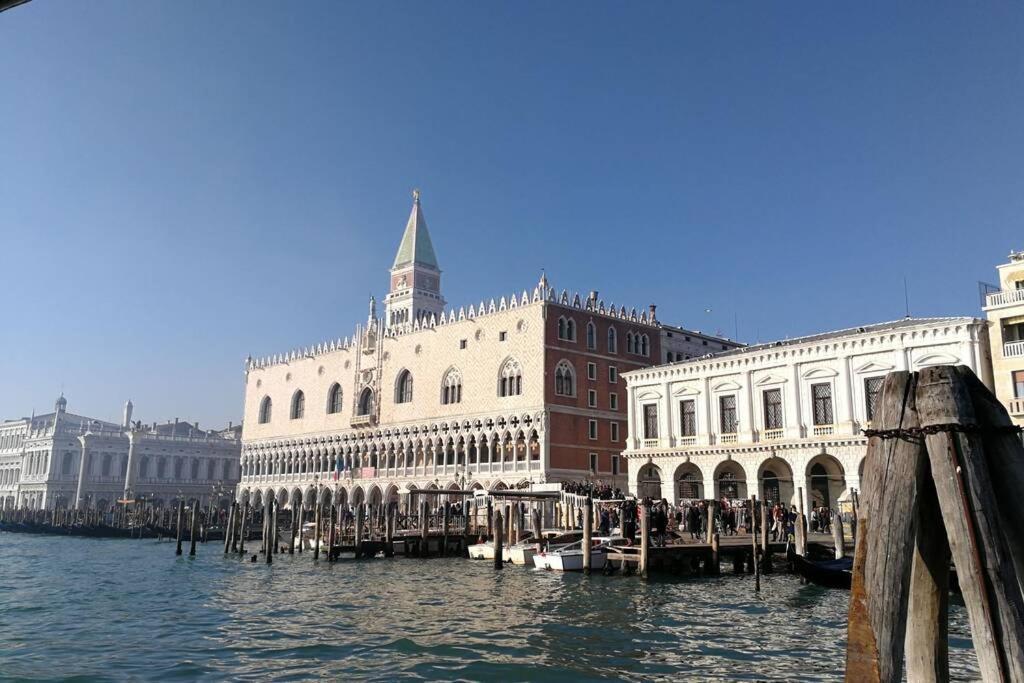Venezianischer Palazzo Mit Kostenlosen Wlan Naehe Markusplatz Экстерьер фото